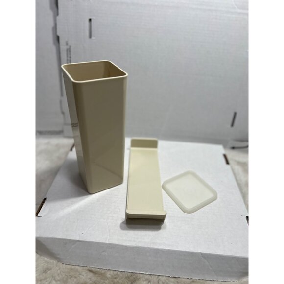 Tupperware block cheese storage container - Picture 3 of 5